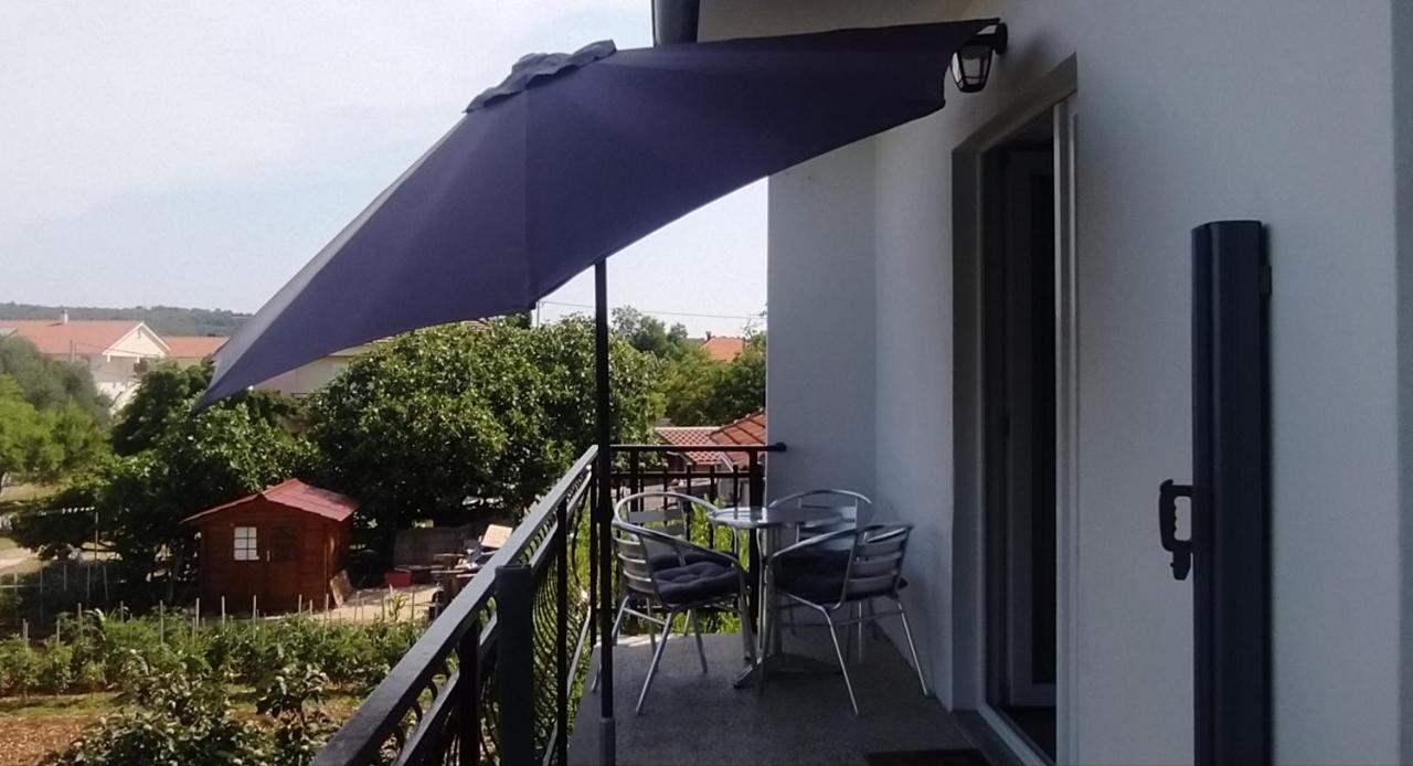 Apartman Greta Sukošan Exterior foto