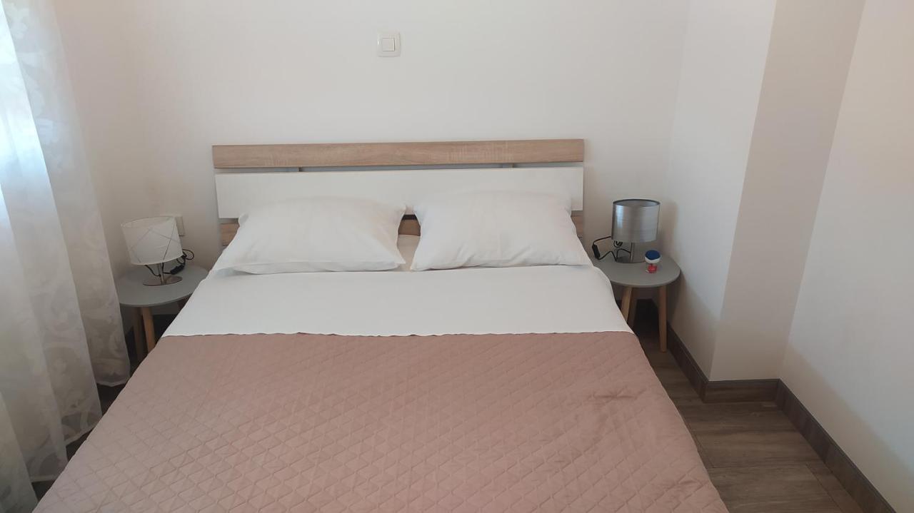 Apartman Greta Sukošan Exterior foto
