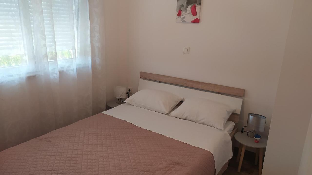 Apartman Greta Sukošan Exterior foto